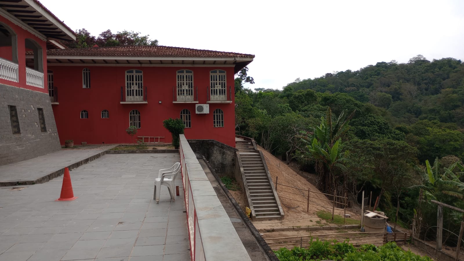 Pátio e área externa de convivência